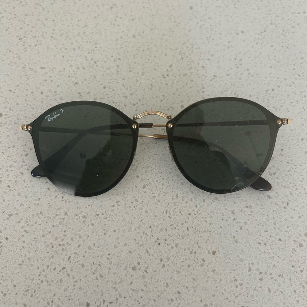 Ray-Ban Classic Black Round Sunglasses